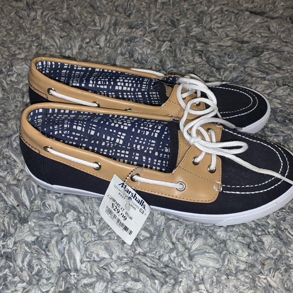 tommy boat shoes/slip ons